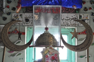 "Charhawa" on the grave of Gujja.